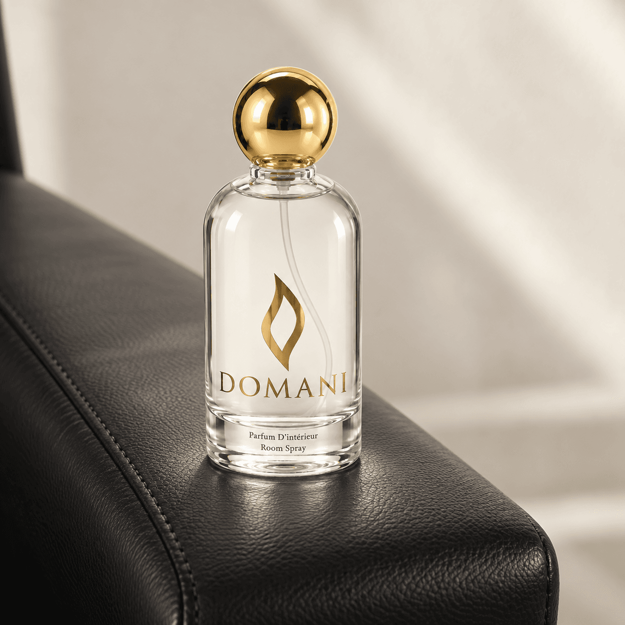 Bibliotheca room spray, dark-leather corner